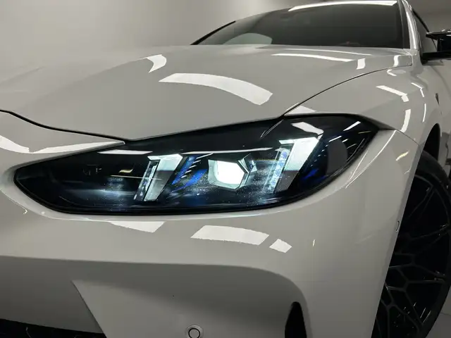 BMW M4 view 8