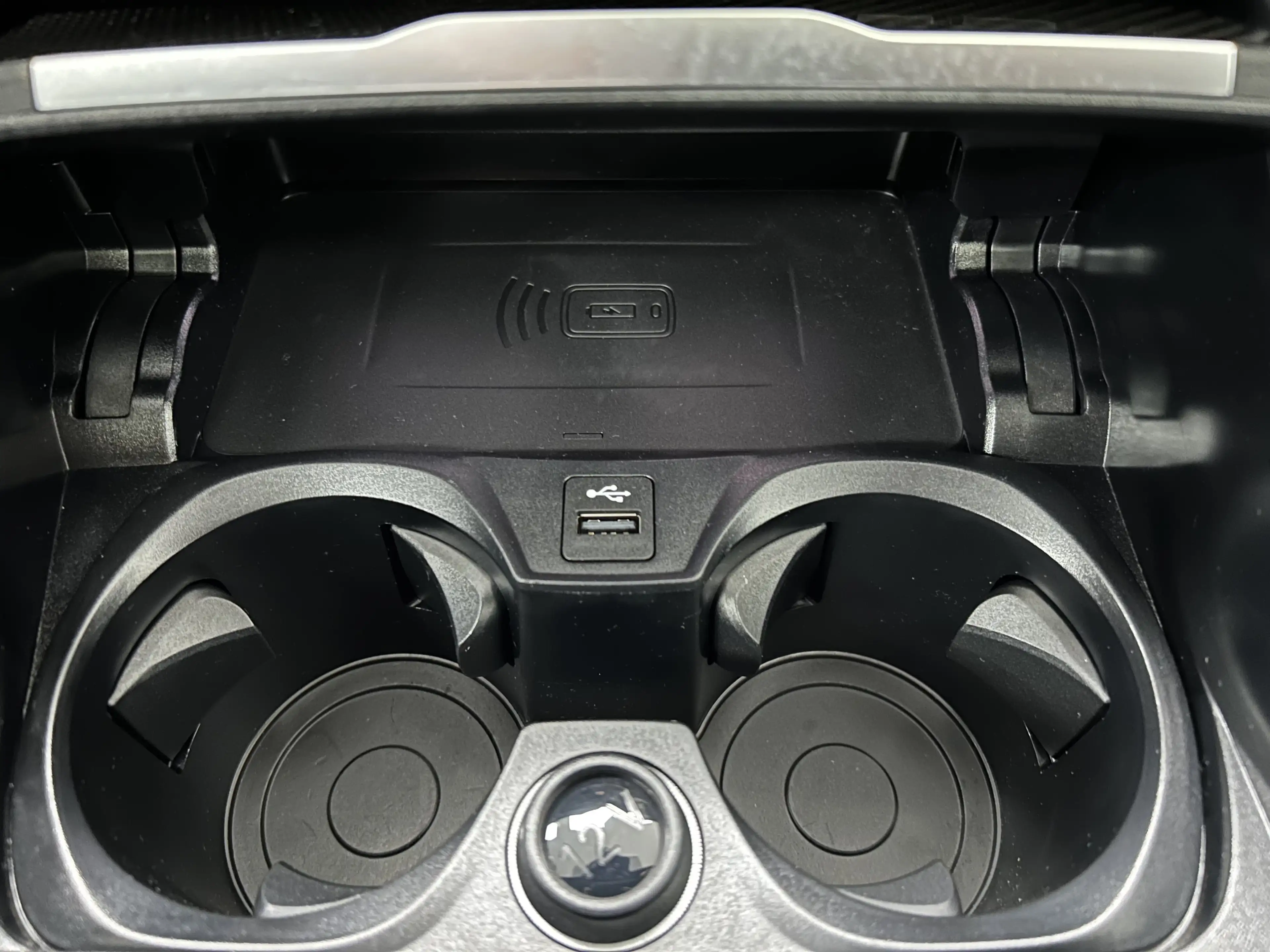 BMW M4 Competition Coupé — photo 27