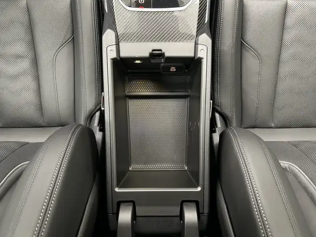 BMW M4 view 24