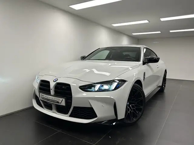 BMW M4 view 7