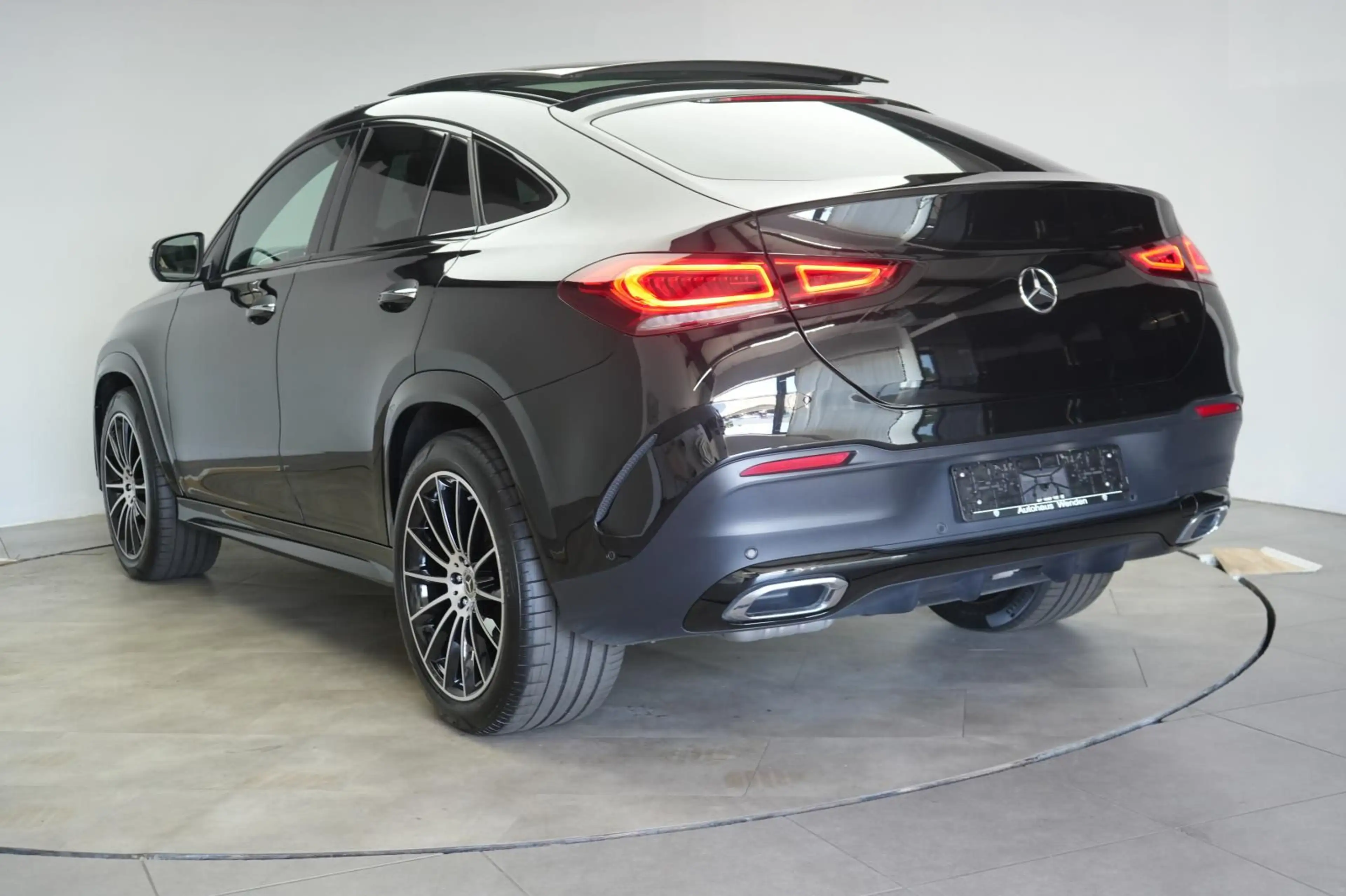 Mercedes-Benz GLE 400 d 4Matic AMG  Leder/Distronic/Pano/HUD/S — photo 4