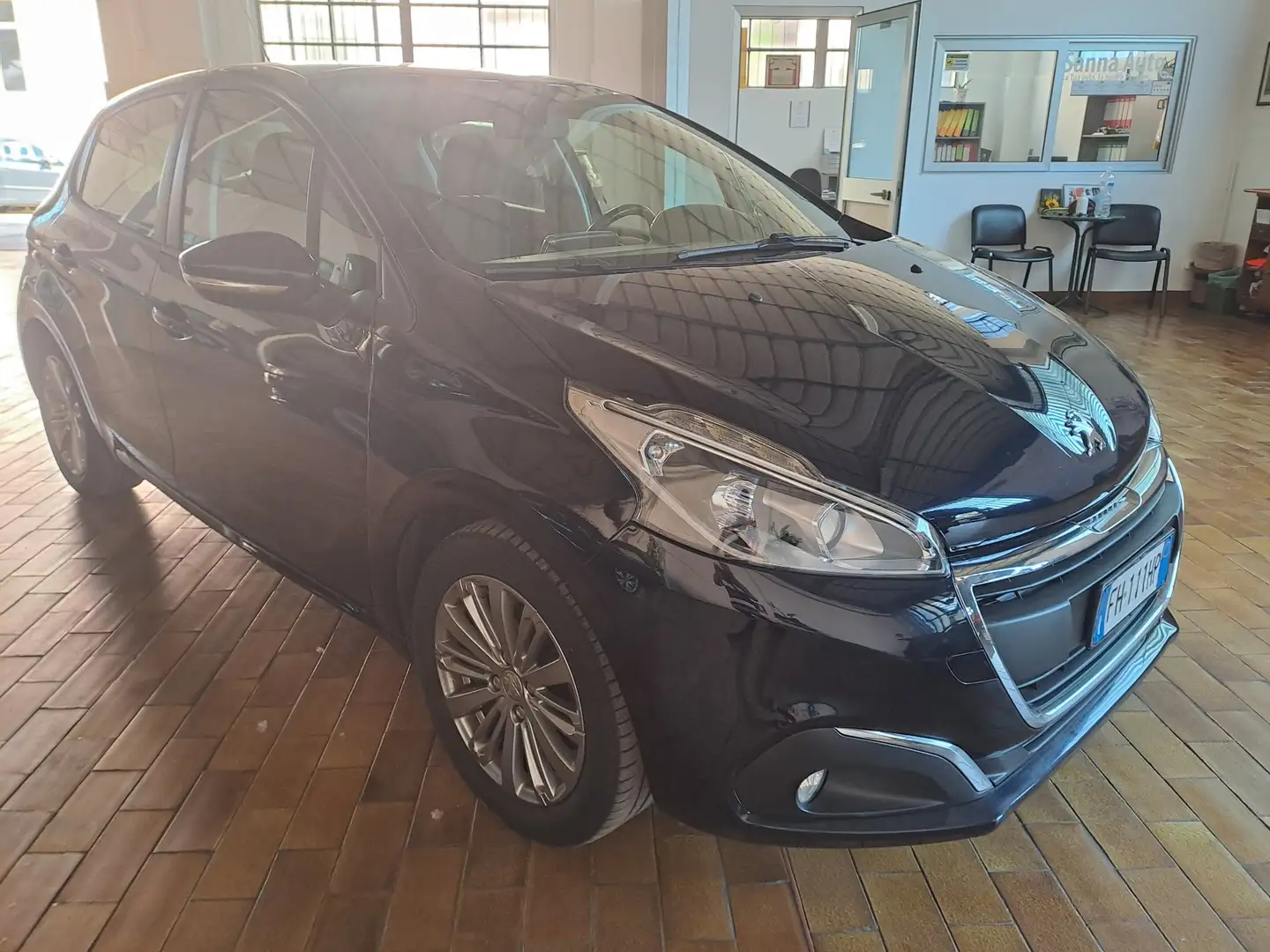Peugeot 208 1.2 82 CV 5 PORTE, OTTIME CONDIZIONI, NEOPATENTATI Azul - 2