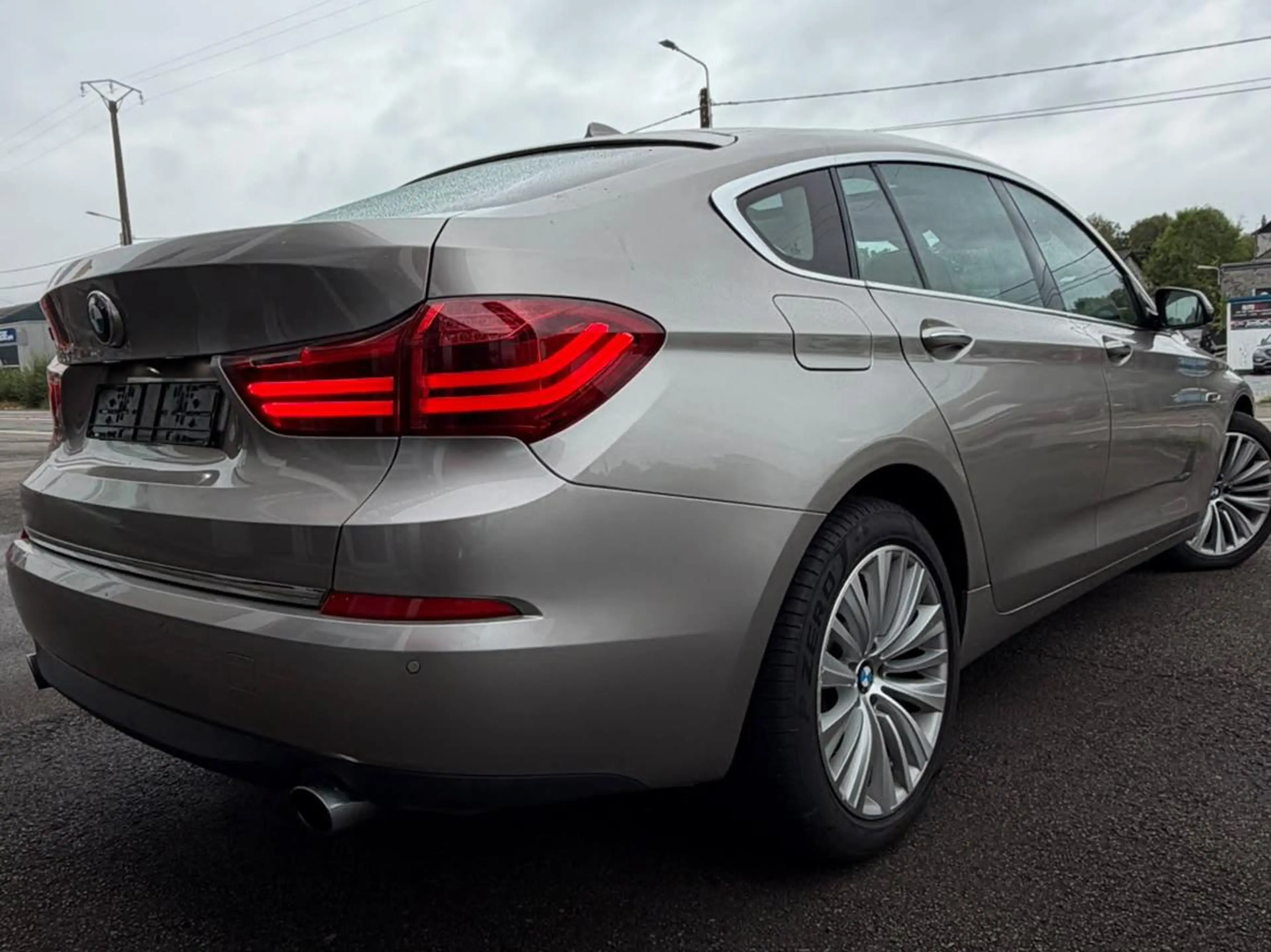BMW 535 Gran Turismo 535iXA**GT**X-DRIVE**LUXURY**TOIT PANO**CAMERA**FULL OPTIONS!!! — photo 6