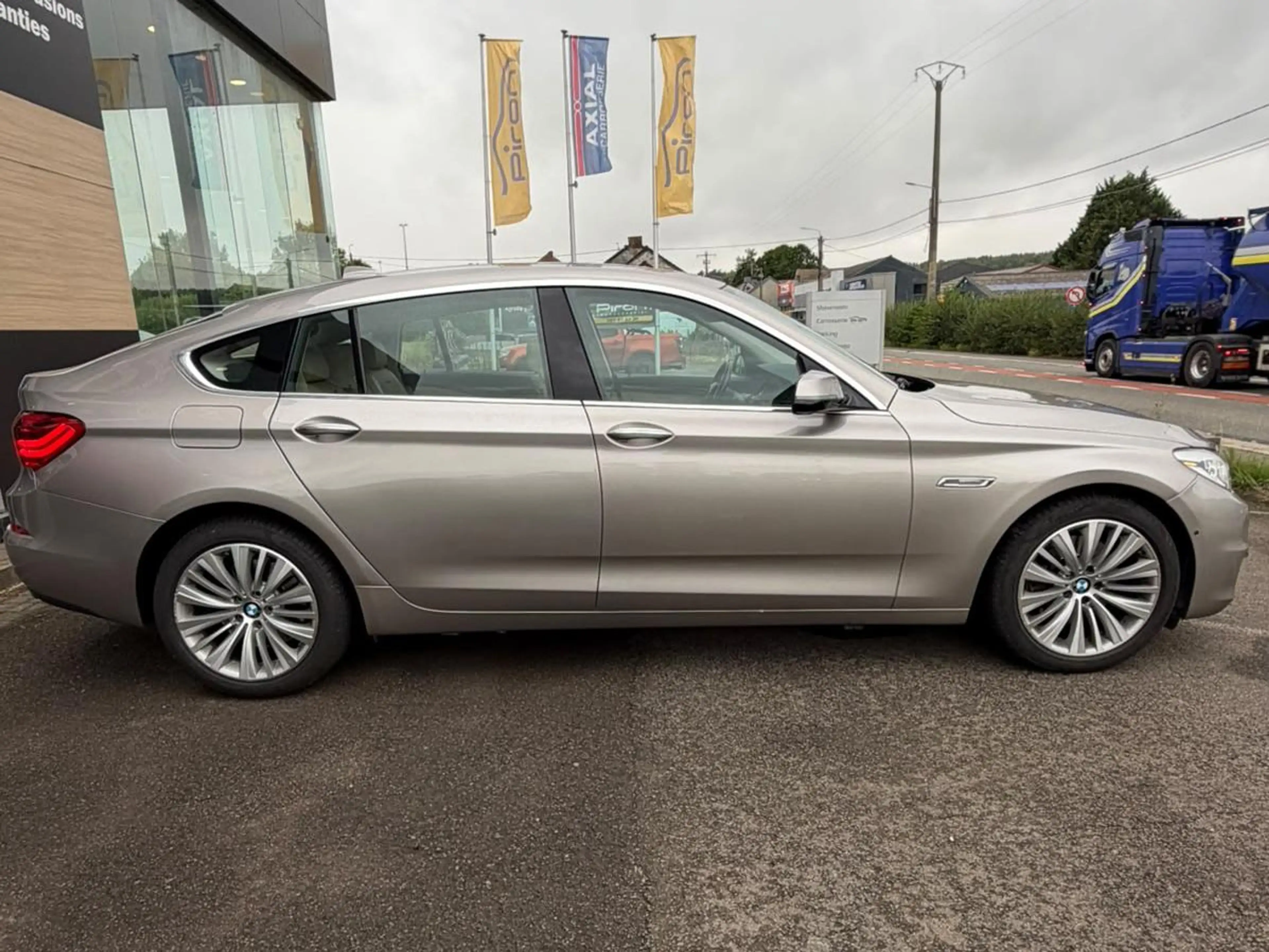 BMW 535 Gran Turismo 535iXA**GT**X-DRIVE**LUXURY**TOIT PANO**CAMERA**FULL OPTIONS!!! — photo 8