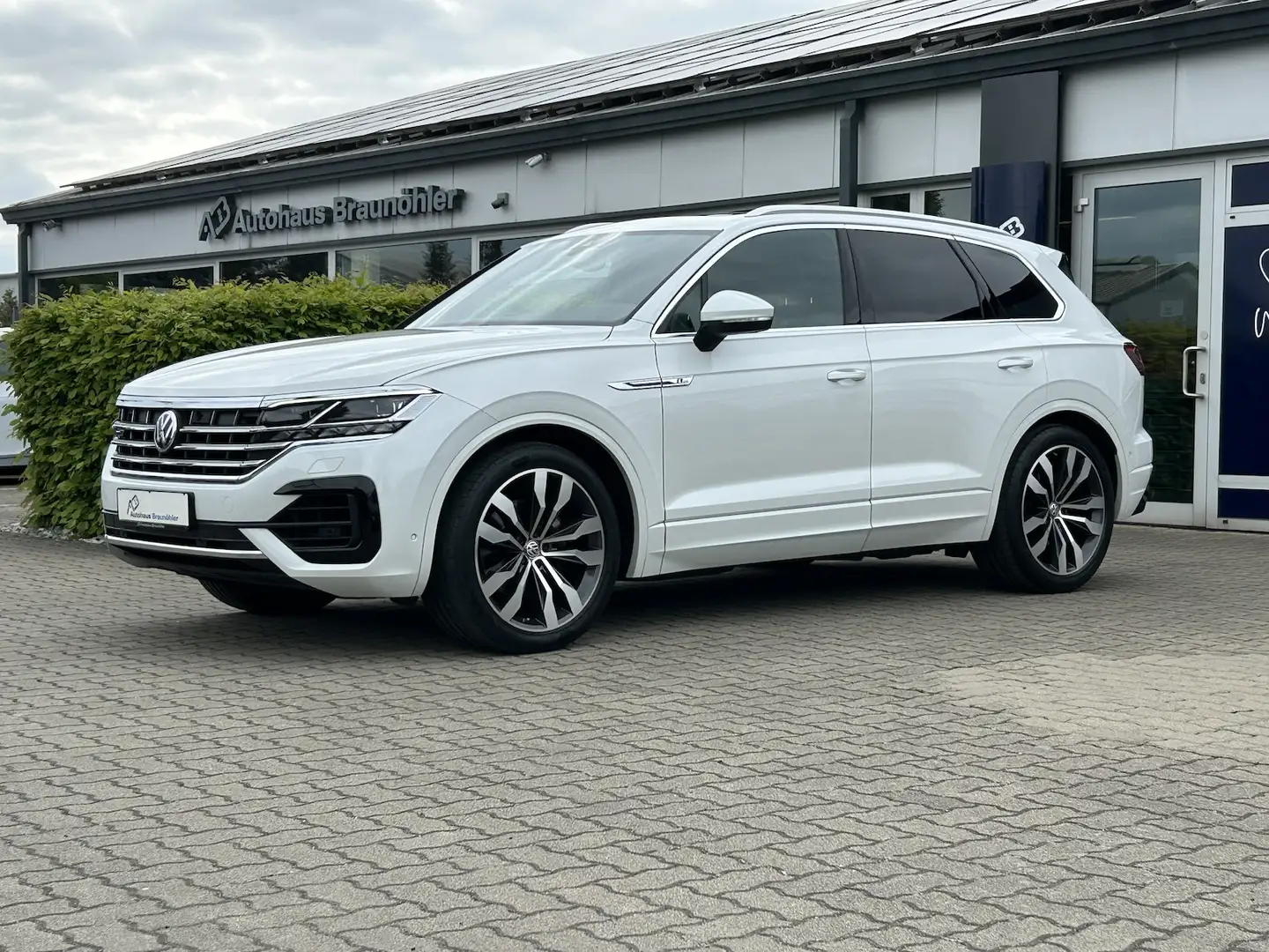 Volkswagen Touareg R-Line 4Motion*IQ*Standhzg*Pano*Luft*HUD* Weiß - 2