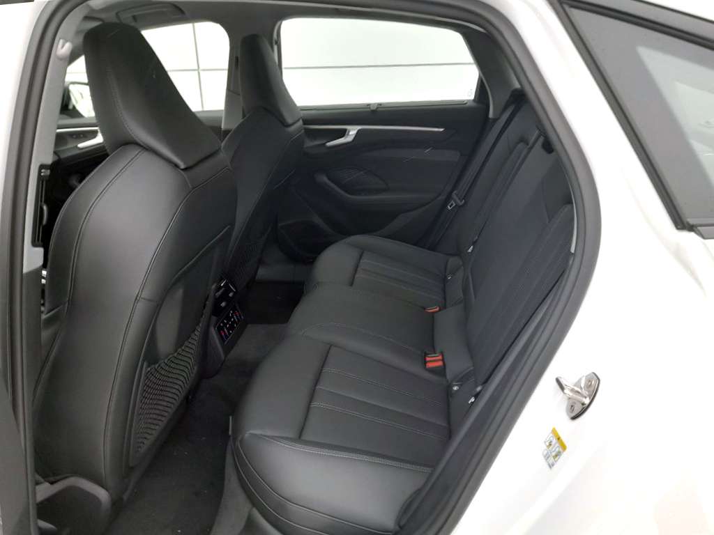 2026 Audi A6 Sedan thumb 20