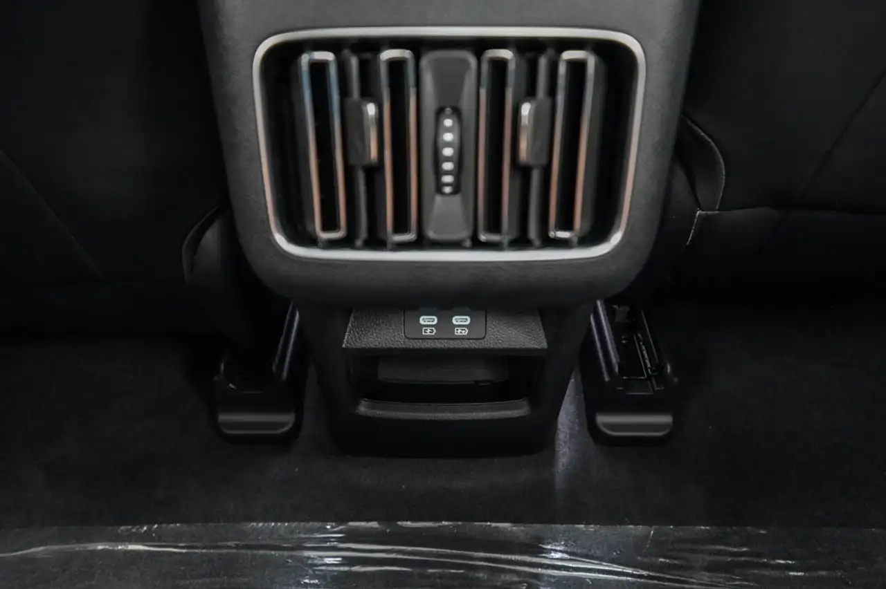 BYD Seal U DM-I 4x4 Plug In Design, миниатюра 16