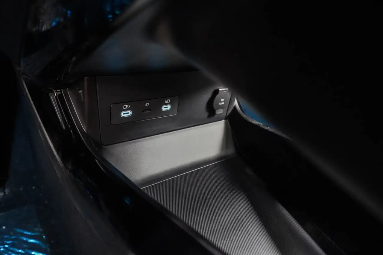 BYD Seal U DM-I 4x4 Plug In Design, миниатюра 23