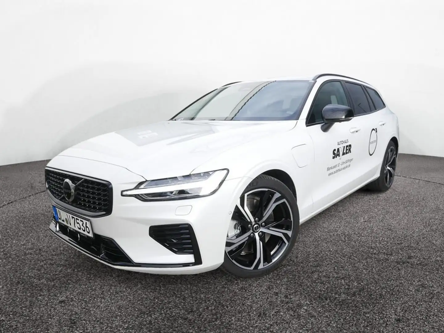 Volvo V60 T6 AWD Twin Engine Plus Dark ACC LED 360° Weiß - 1