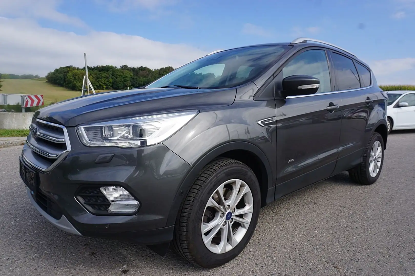 Ford Kuga 2,0 TDCi Titanium Start/Stop Powershift Aut. AWD Grau - 2