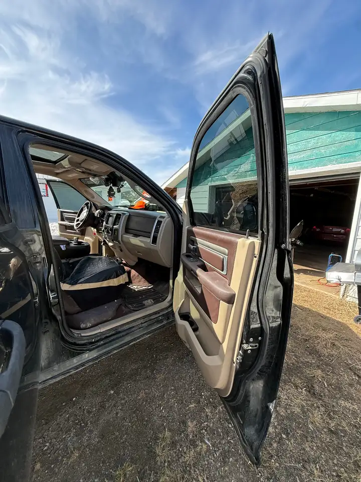 RAM 2500 снимка RAM 2500