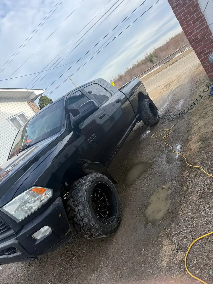 RAM 2500 снимка RAM 2500