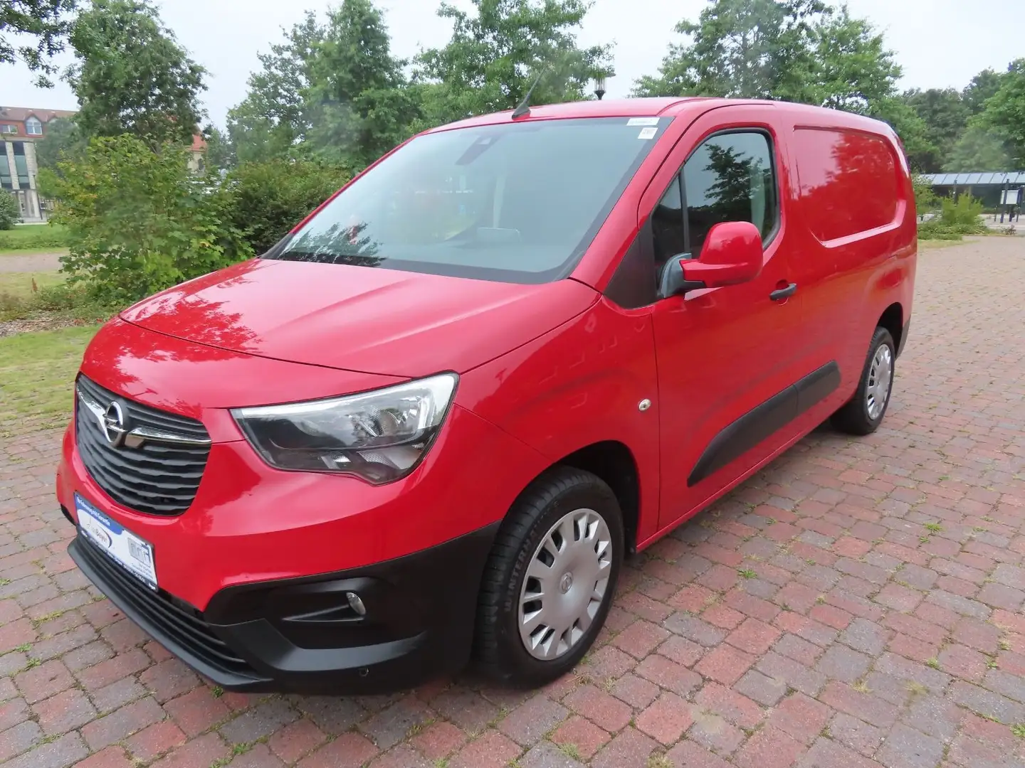 Opel Combo E CargoXL 1,5CDTI - Navi Kamera Klima AHK Rot - 1