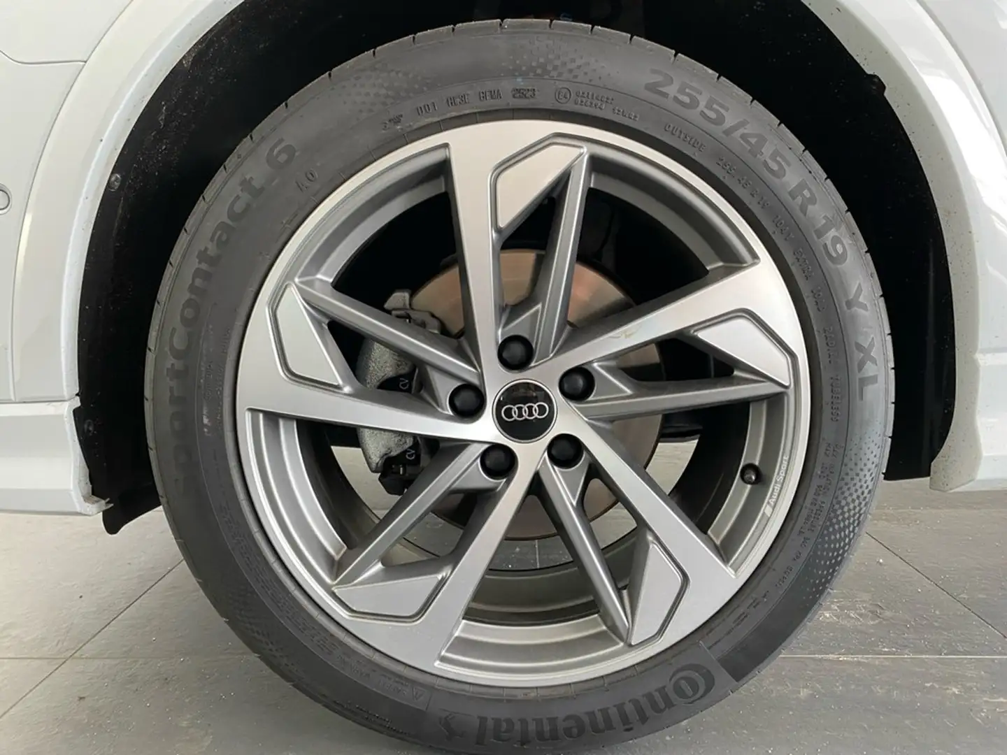 Audi Q3 35 TDI S line STDHZG+AHK+ACC+LED+NAVI+PRIVACY Wit - 2