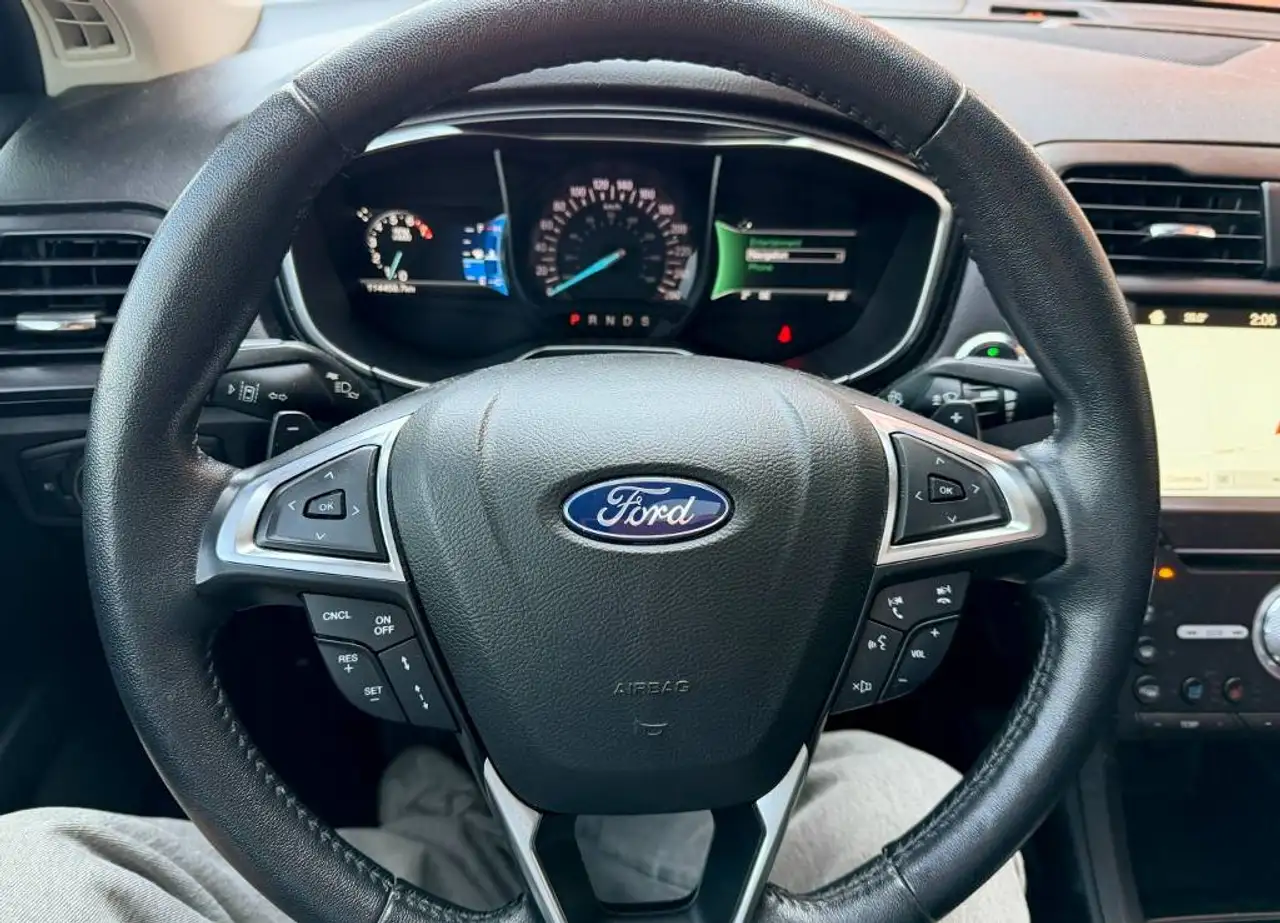 Ford Fusion снимка Ford Fusion