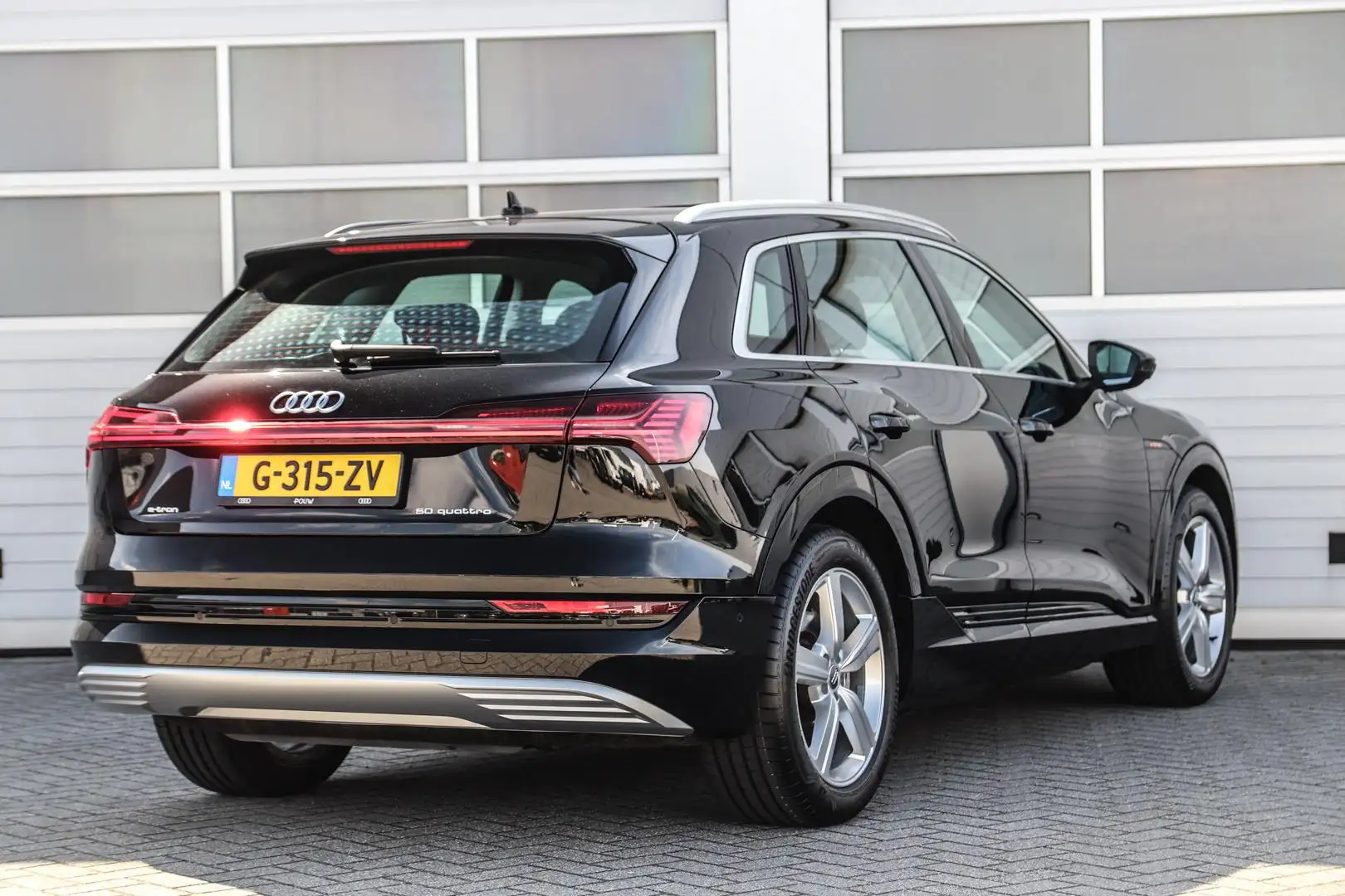 Audi e-tron 50 quattro 313pk Business Edition Plus 71 kWh | Pa Noir - 2