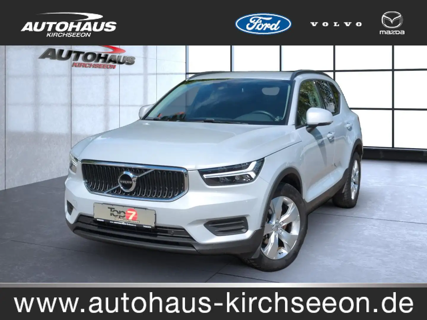 Volvo XC40 T2 Momentum Core 2WD Bluetooth Navi LED Klima Silber - 1