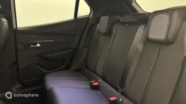 Peugeot 2008 view 13