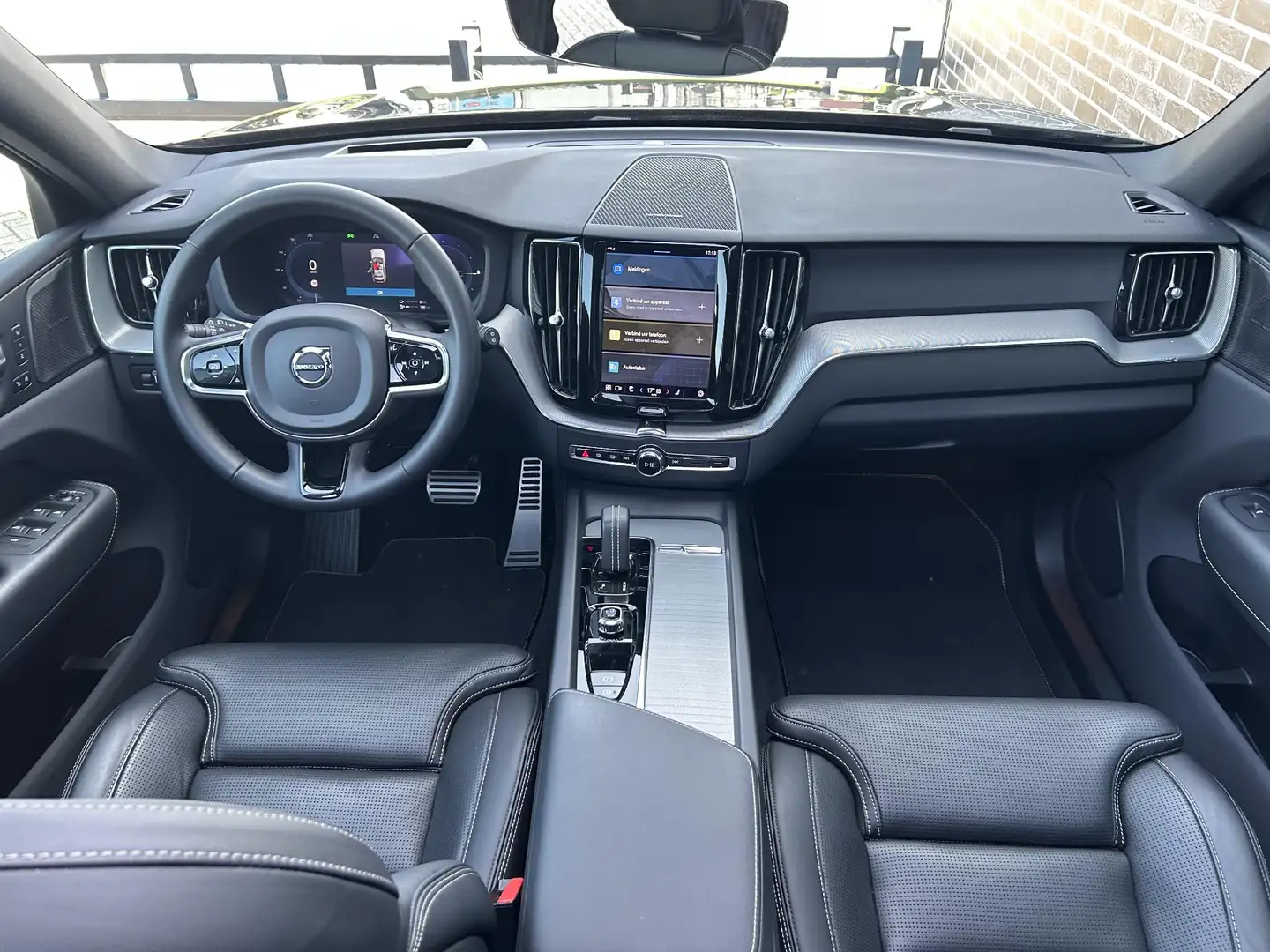 Volvo XC60 2.0 T8 Plug-in hybrid AWD R-Design Long Range | Ad Grijs - 2