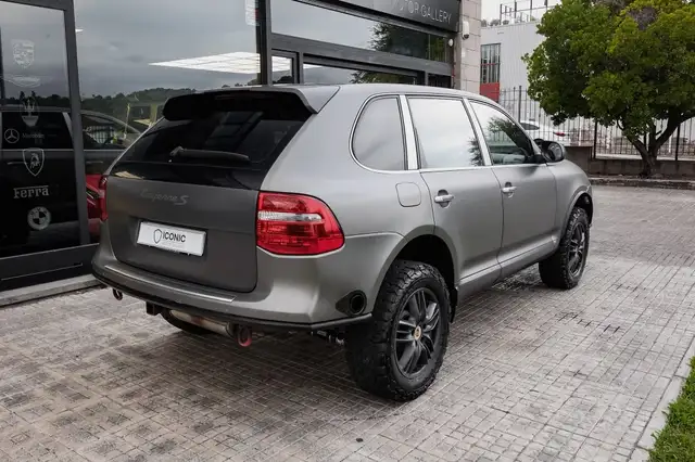 Porsche Cayenne view 6