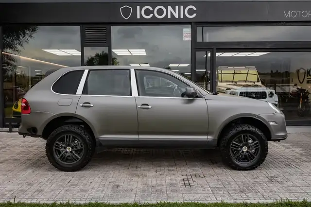 Porsche Cayenne view 5