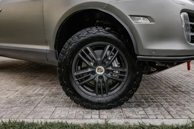 Porsche Cayenne view 2