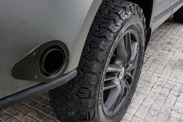 Porsche Cayenne view 7