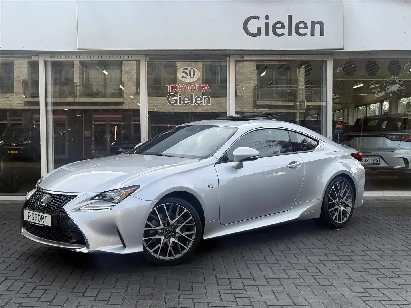 Lexus RC 300h F Sport Line | Schuifdak, Parkeersensoren, Stoelve Gris - 1