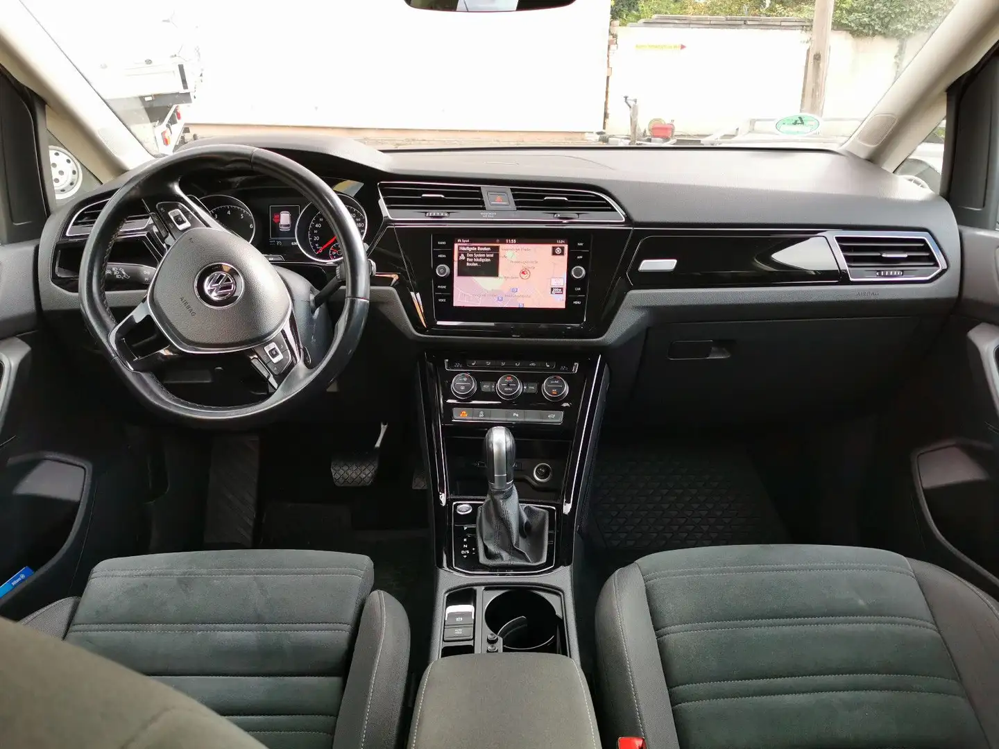 Volkswagen Touran Highline#LED#SHZ#7SITZE#DSG#KAMERA#NAV#EG Noir - 2