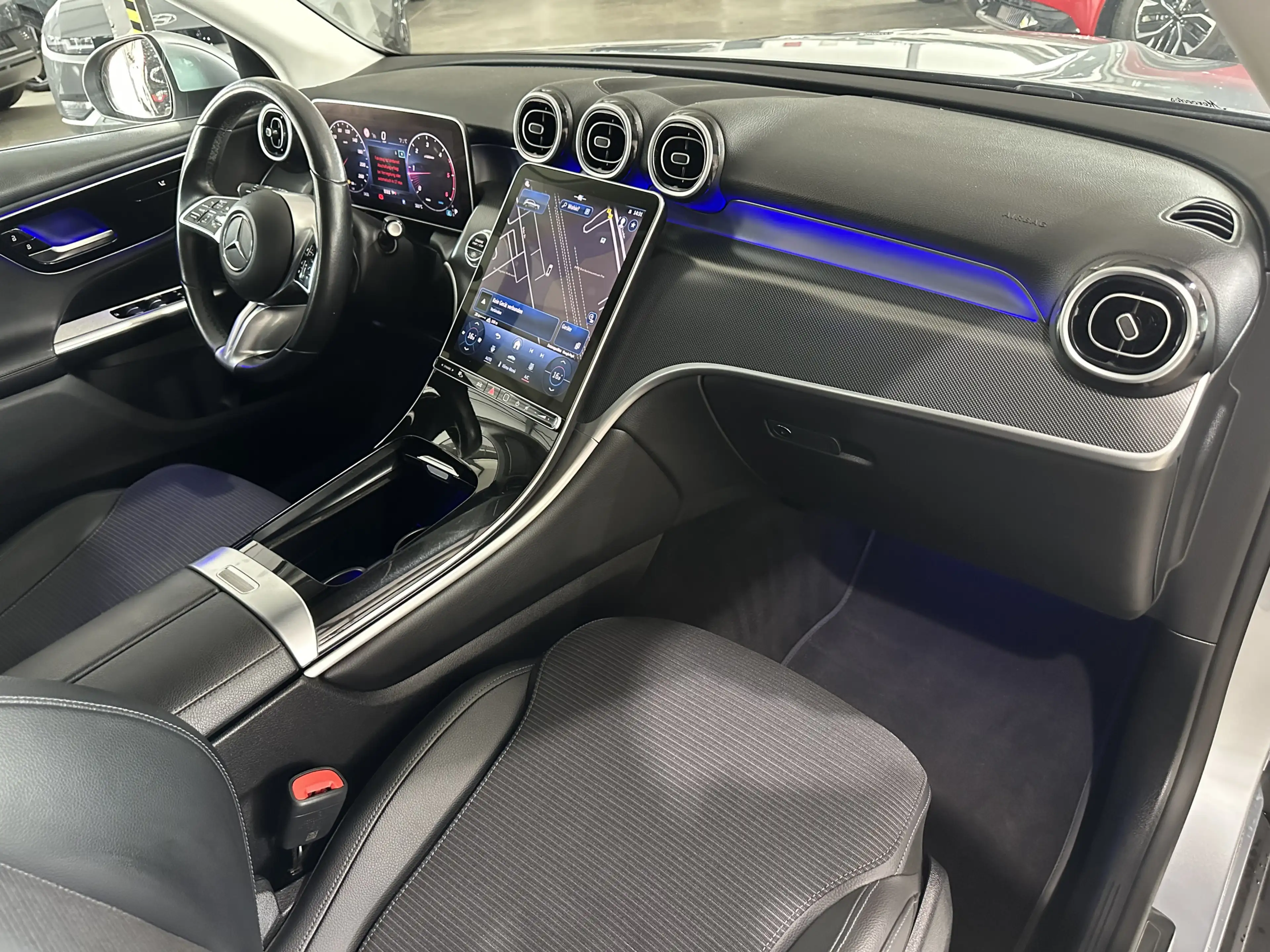 Mercedes-Benz GLC 220 d 4Matic Avantgarde AHK RFK SH — photo 17