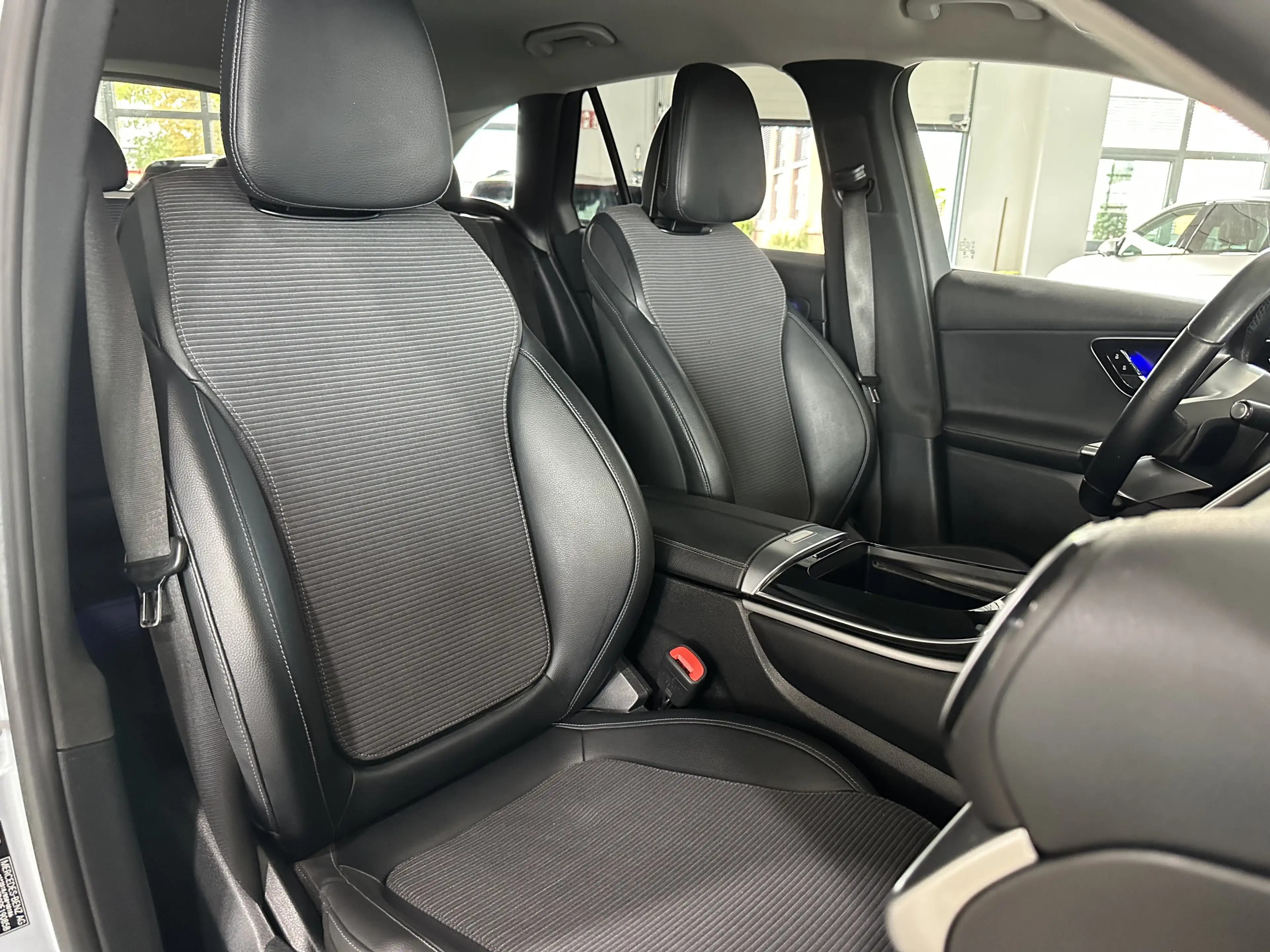 Mercedes-Benz GLC 220 d 4Matic Avantgarde AHK RFK SH — photo 19