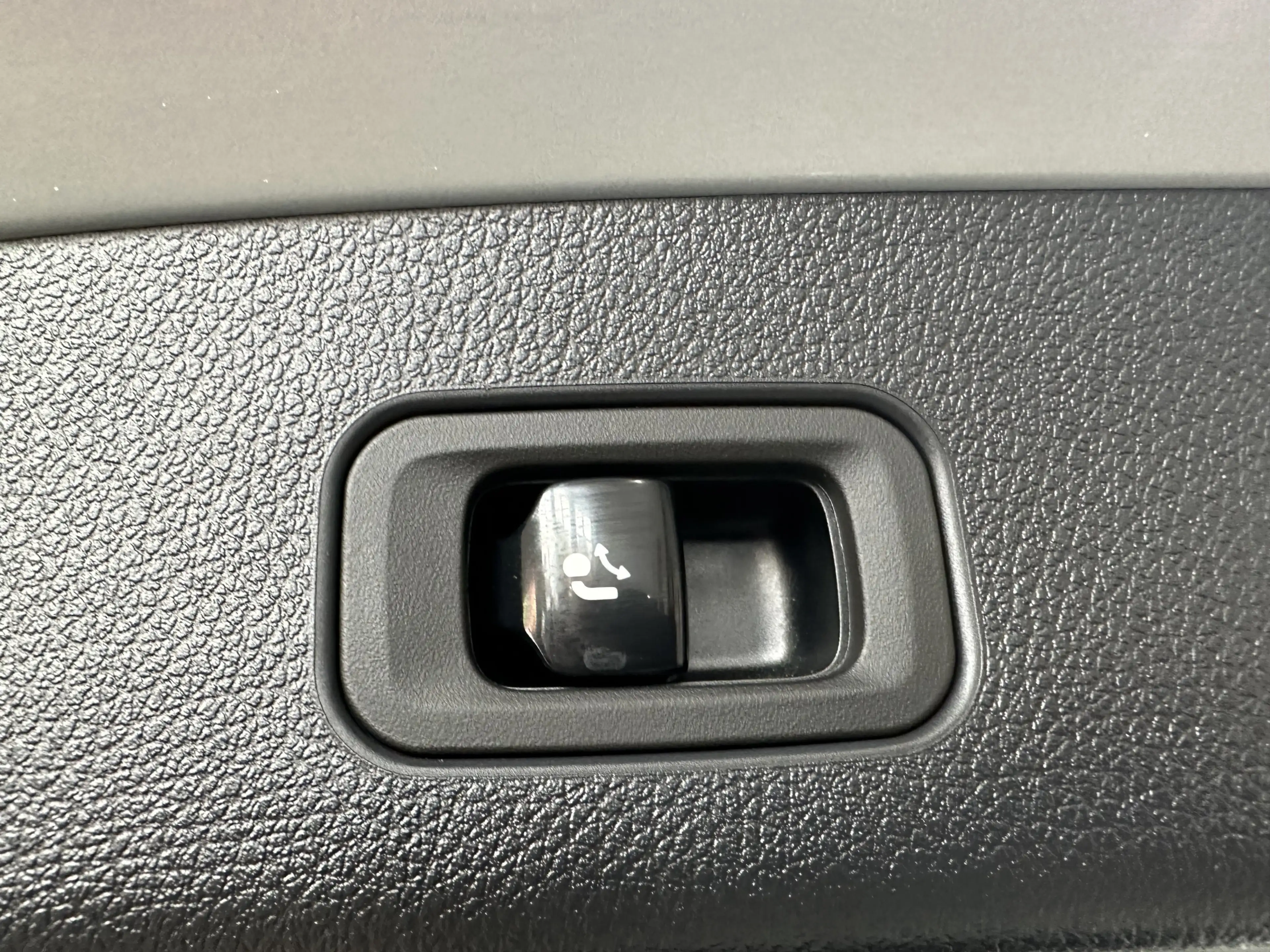 Mercedes-Benz GLC 220 d 4Matic Avantgarde AHK RFK SH — photo 24