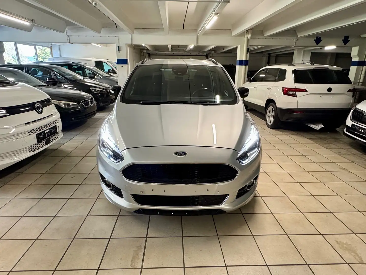 Ford S-Max 2.0 Ecoblue ST-Line 7-Sitzer Aut., Leder, Navi Silber - 2