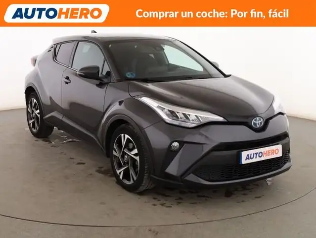 Toyota C-HR view 8
