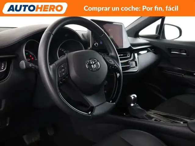 Toyota C-HR view 12