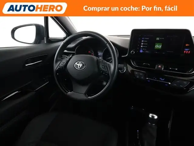 Toyota C-HR view 14