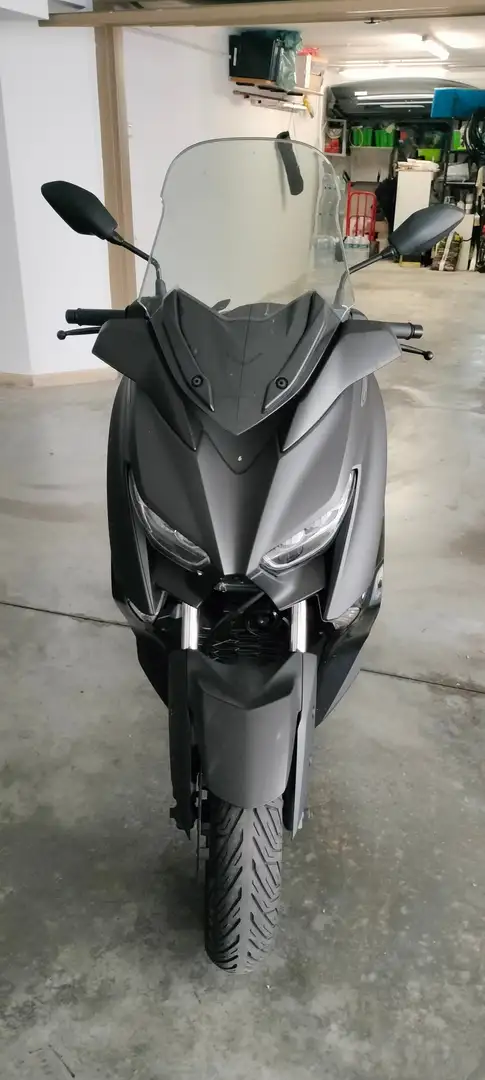 Yamaha X-Max 300 Tech Max Black - 1