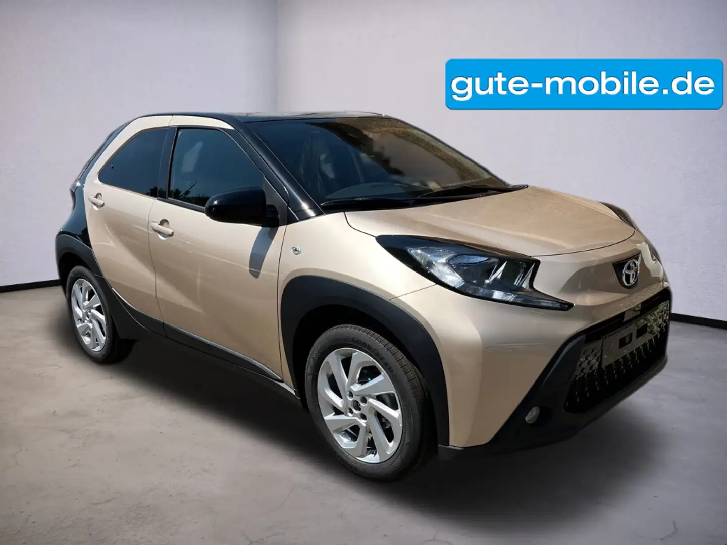 Toyota Aygo 5-Türer Pulse 1,0-l-VVT-i 5-Gang-Schaltgetriebe Beige - 2