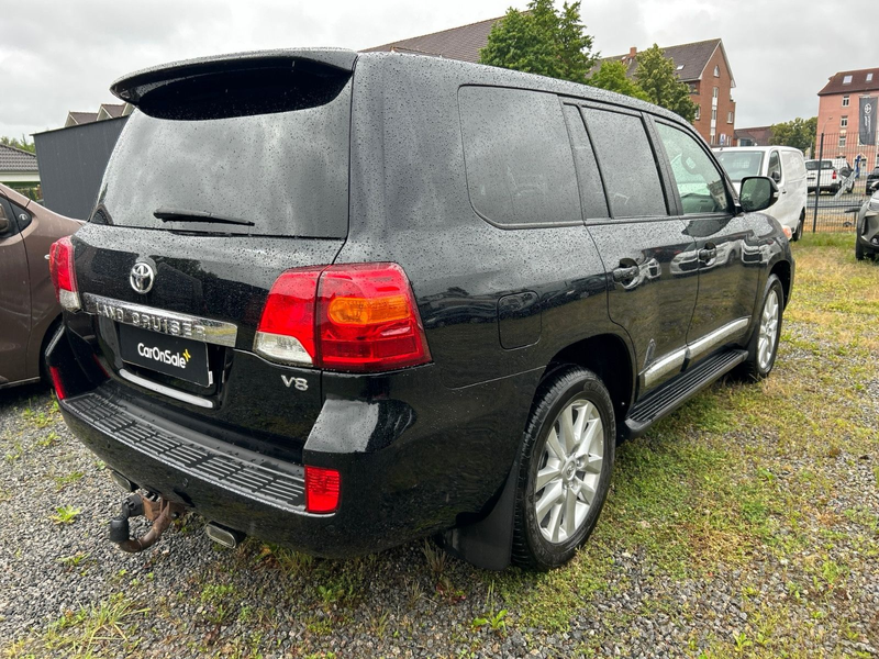 Toyota Land Cruiser 200 4.5 V8 Diesel Executive 1.Hand — photo 2