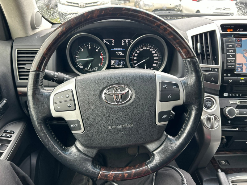 Toyota Land Cruiser 200 4.5 V8 Diesel Executive 1.Hand — photo 7