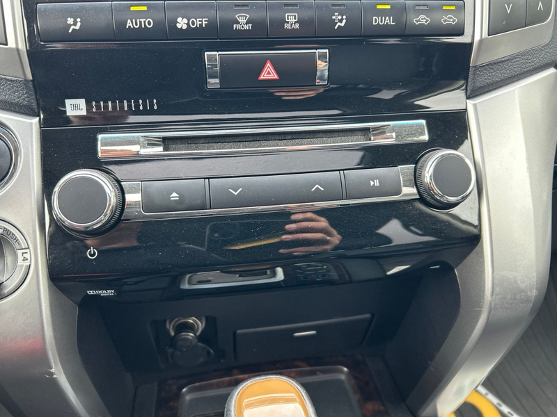 Toyota Land Cruiser 200 4.5 V8 Diesel Executive 1.Hand — photo 12