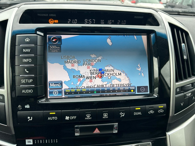 Toyota Land Cruiser 200 4.5 V8 Diesel Executive 1.Hand — photo 10
