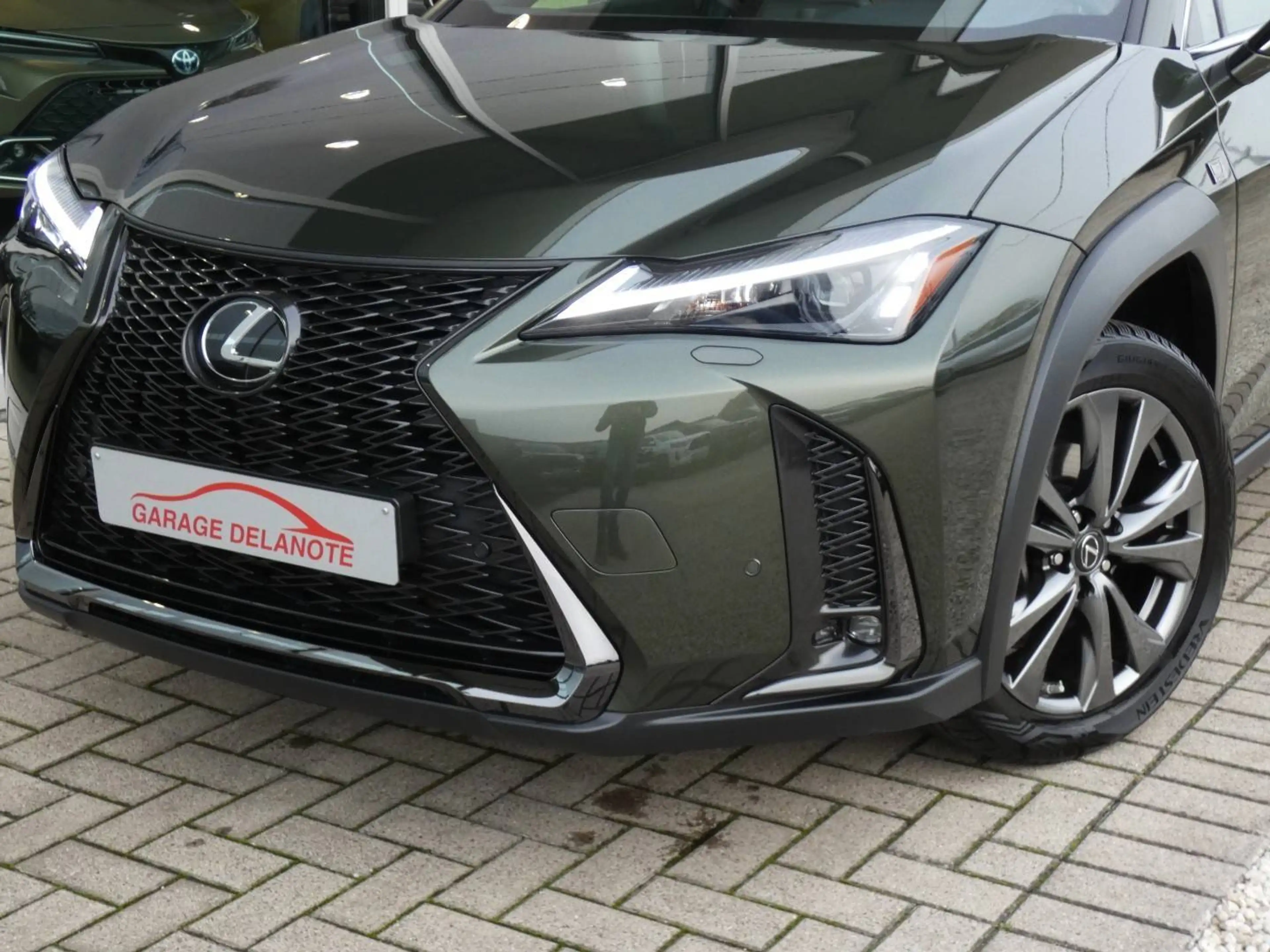 Lexus UX 250h HYBRID F-Sport Design +COGNAC LEDER +Dodehoek +Zetelverwarming +GPS +Carplay +Parkeersensoren — photo 3