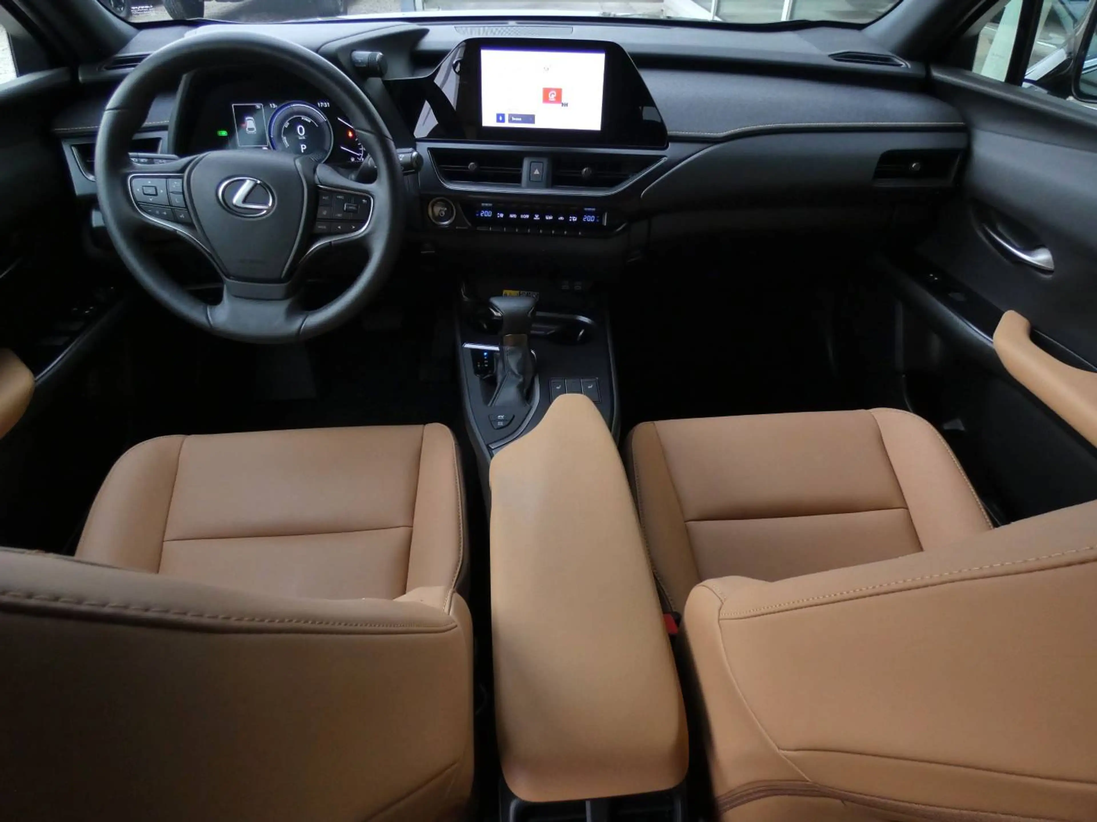 Lexus UX 250h HYBRID F-Sport Design +COGNAC LEDER +Dodehoek +Zetelverwarming +GPS +Carplay +Parkeersensoren — photo 13