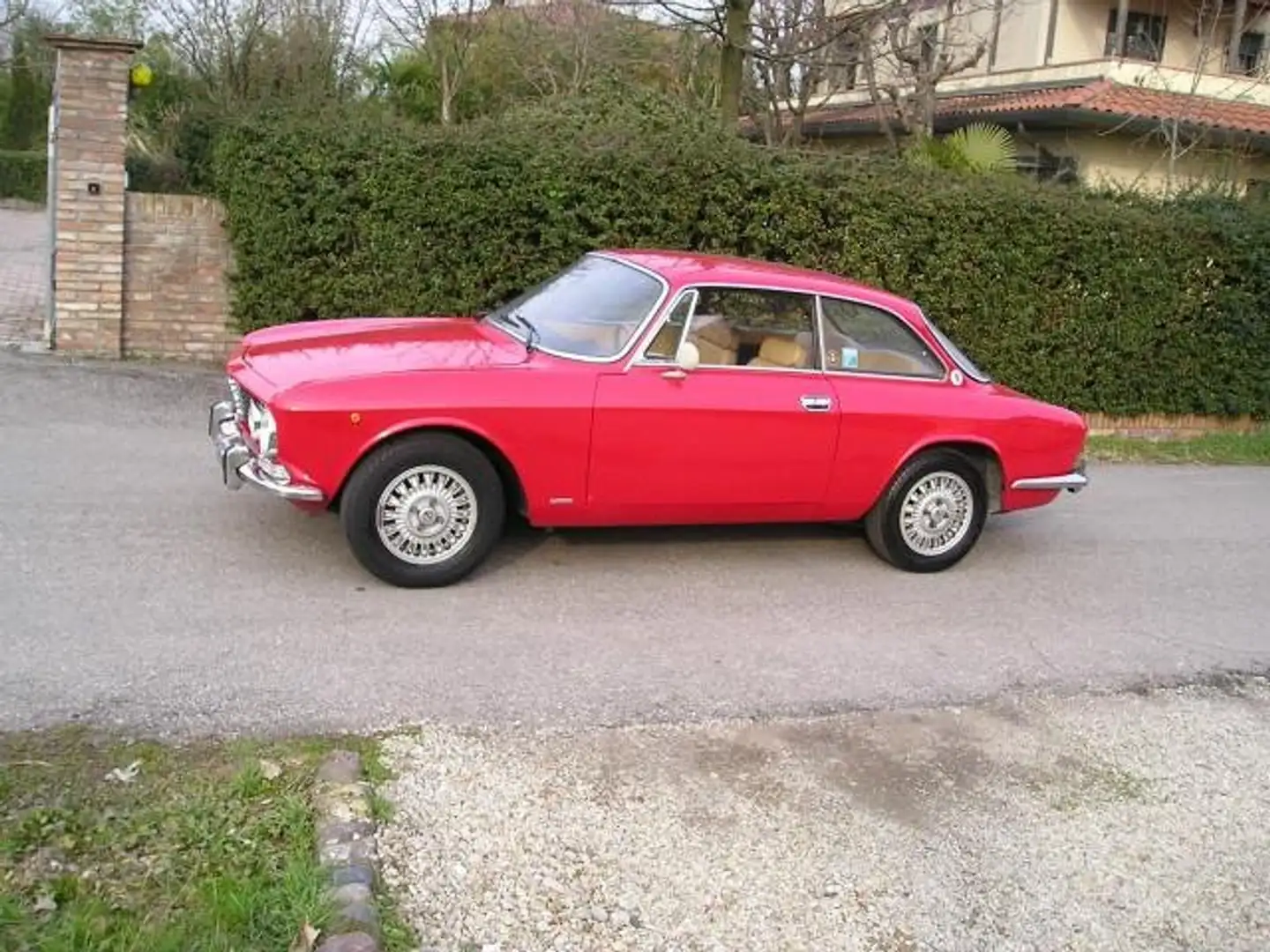 Alfa Romeo GT 2000 Veloce Roşu - 1