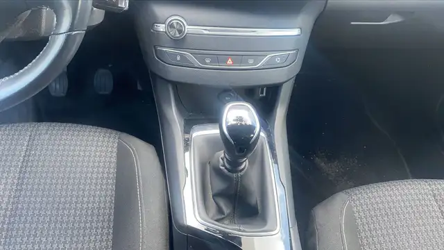 Peugeot 308 view 13