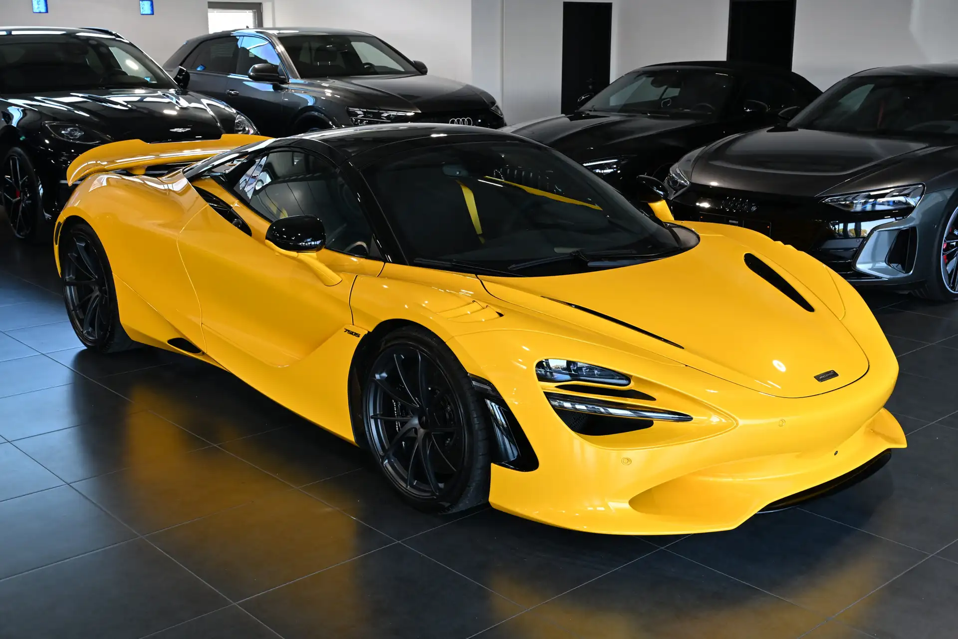 맥라렌 750S 750 2026 노랑 사진 2