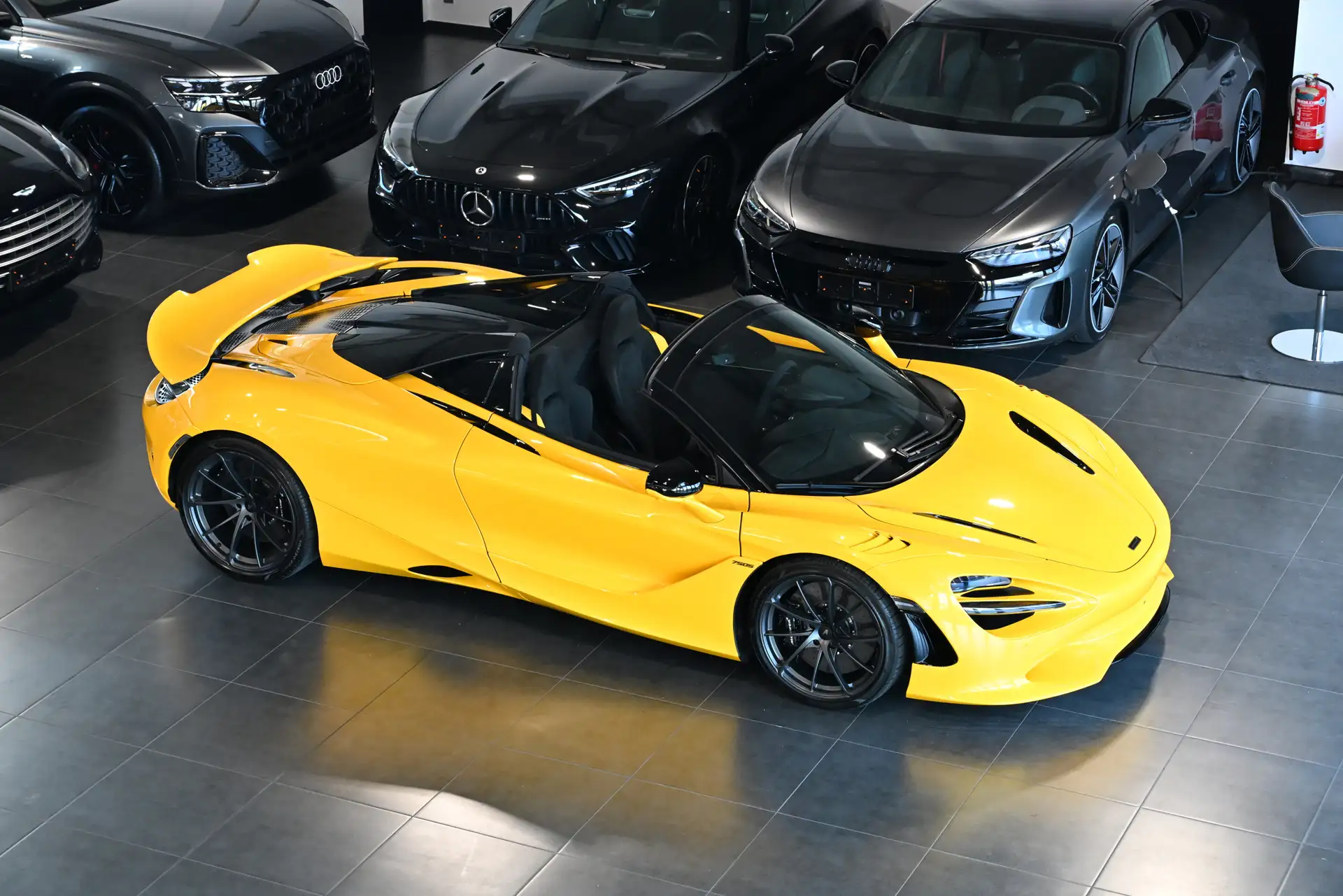 맥라렌 750S 750 2026 노랑 사진 3