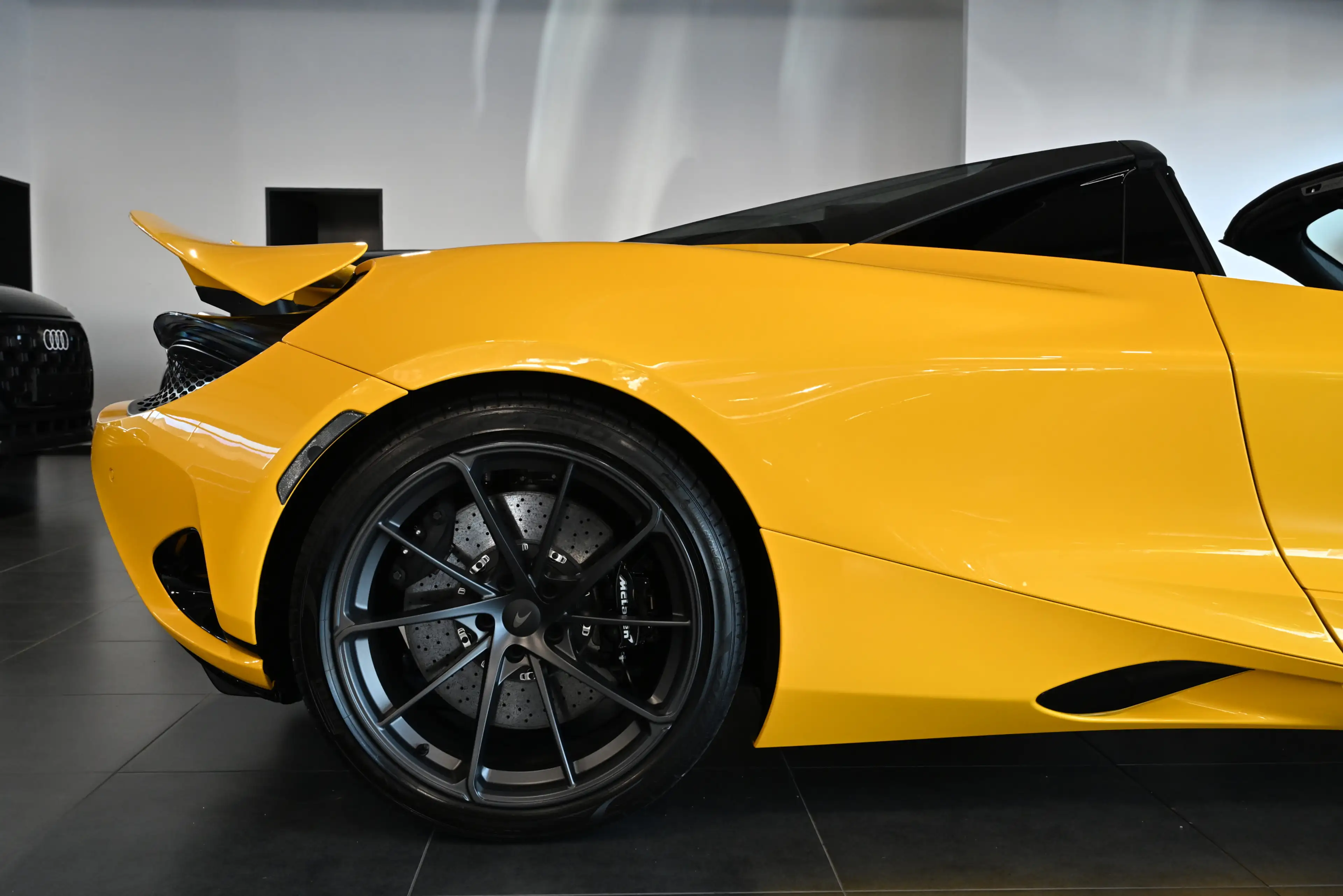 McLaren 750S Spider MSO Volcano Yellow Full Alcantara — photo 15