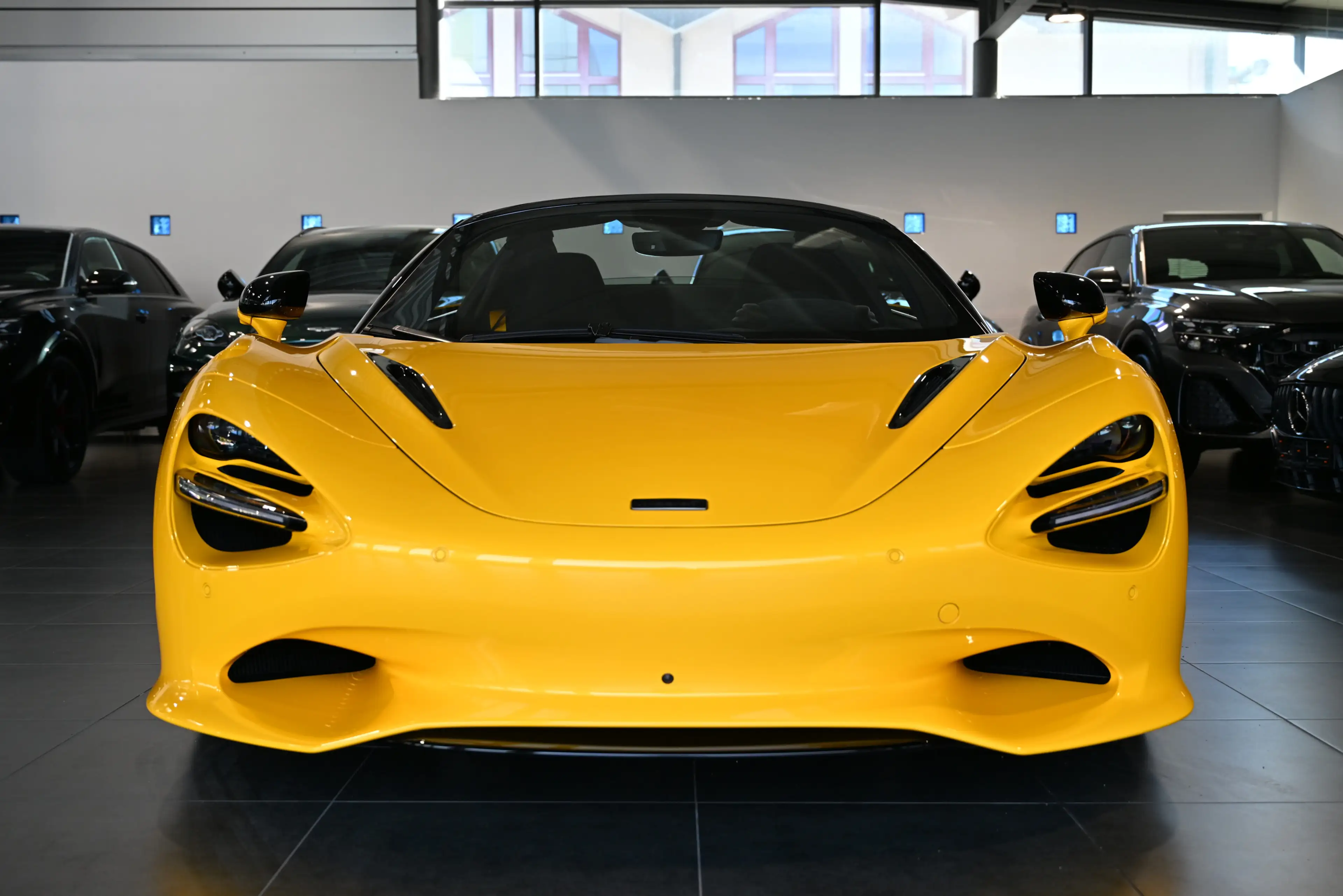 McLaren 750S Spider MSO Volcano Yellow Full Alcantara — photo 7